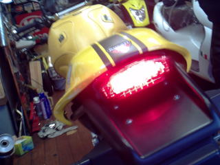 Ducati M400　LEDテールランプ装着の図。　上手くいきました。