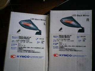 キムコ純正オプション　Ｇ５など用ウインカー付きバックミラー右と左。　日本での販売はあまり見かけませんが何とか入手。　