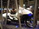 NM４−０２　未来のバイク感溢れる造形。　市販予定です。