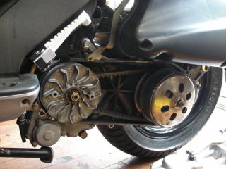 グランドディンク１２５化されたエンジンですので、駆動系のカスタムは当然グランドディンクの物が使えます。